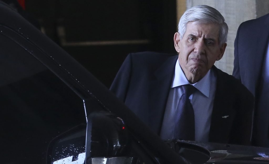 Augusto Heleno é acusado de comandar esquema de arapongagem contra Alexandre de Moraes Augusto Heleno é acusado de comandar esquema de arapongagem contra Alexandre de Moraes